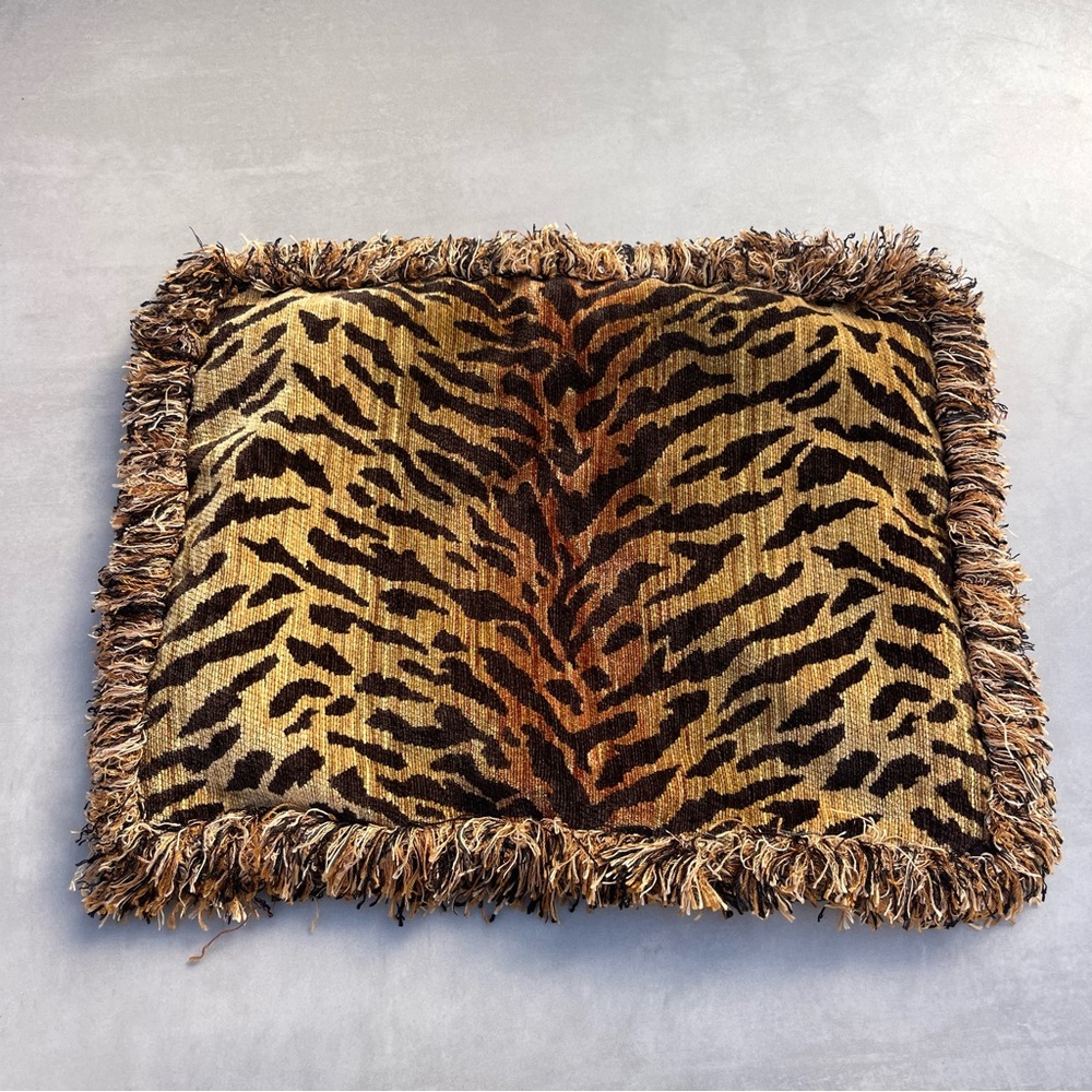 Luxe Vintage Tiger Stripe Woven Pillowcase